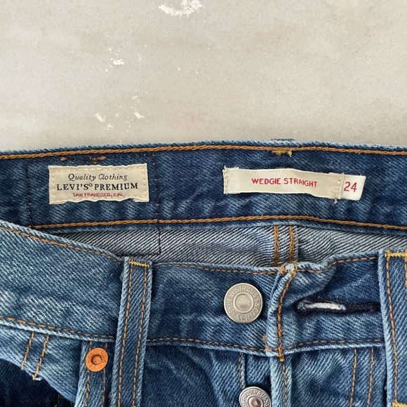Levi’s Wedgie Straight Denim Jeans Raw Hem - Picture 3 of 4